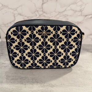 Croosbody Kate spade. No details, like new